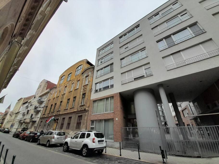 Lovely Apartment In City Centre For 4 Guests Budapest Exterior photo