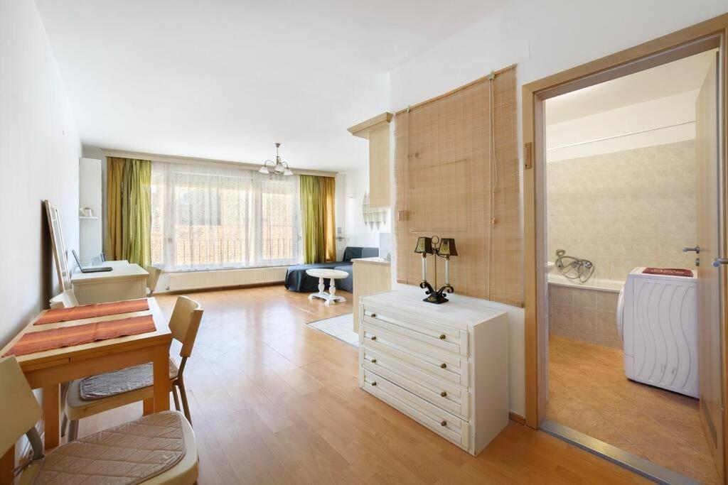 Lovely Apartment In City Centre For 4 Guests Budapest Exterior photo
