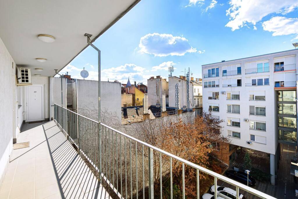 Lovely Apartment In City Centre For 4 Guests Budapest Exterior photo